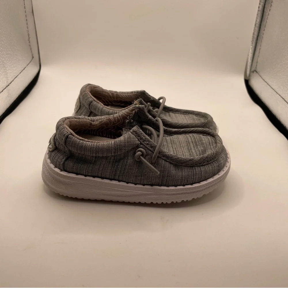 Hey Dude Wally boys Gray loafers Shoes size 6C